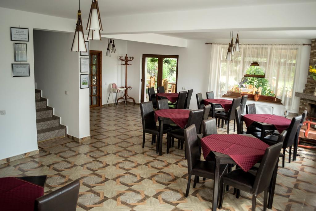 Hôtel Casa Diana à Comana Extérieur photo