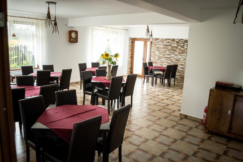 Hôtel Casa Diana à Comana Extérieur photo