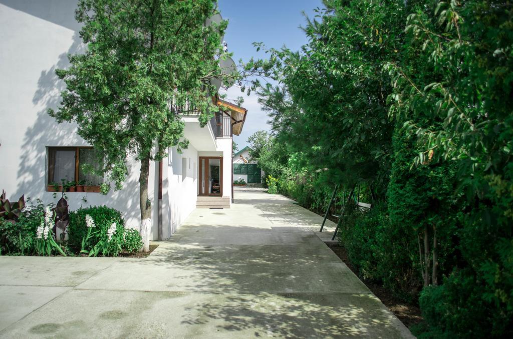 Hôtel Casa Diana à Comana Extérieur photo